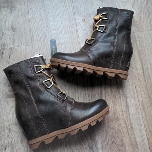 Sorel Joan Of Arctic Boots - Picture 11 of 11